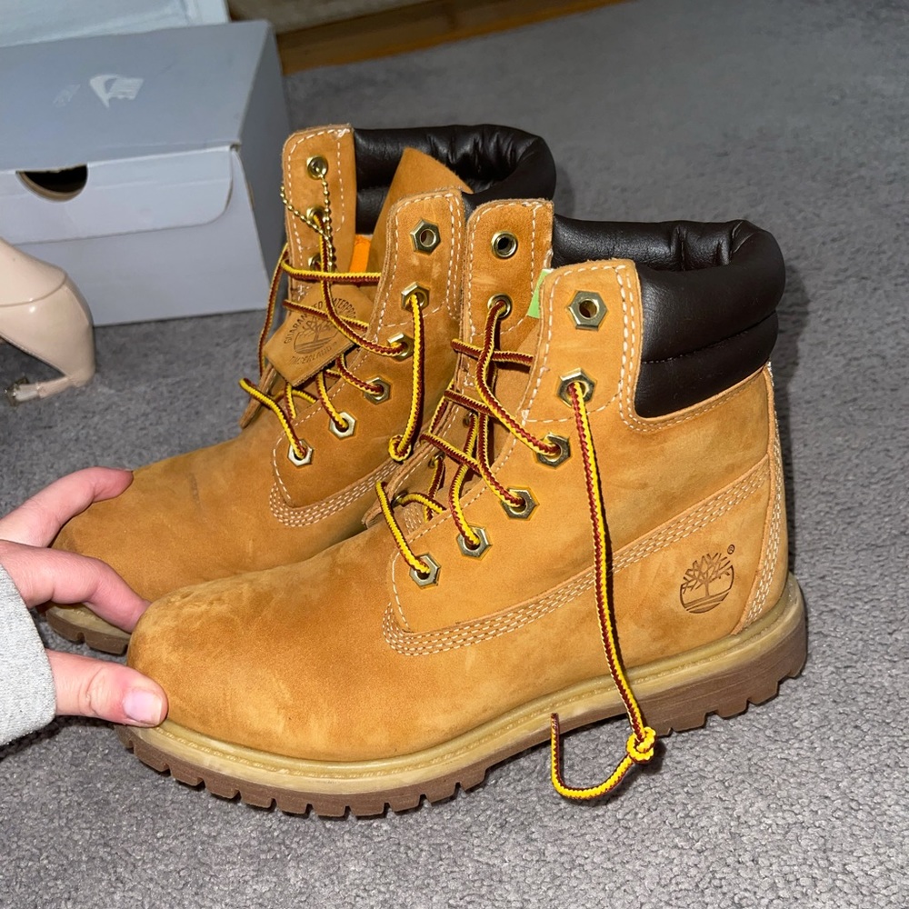 PRICE NEGOTIABLE ‼️‼️‼️‼️ Brown Men’s Timberland